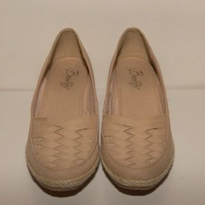 Beacon 9N khaki canvas espadrille wedge shoe
